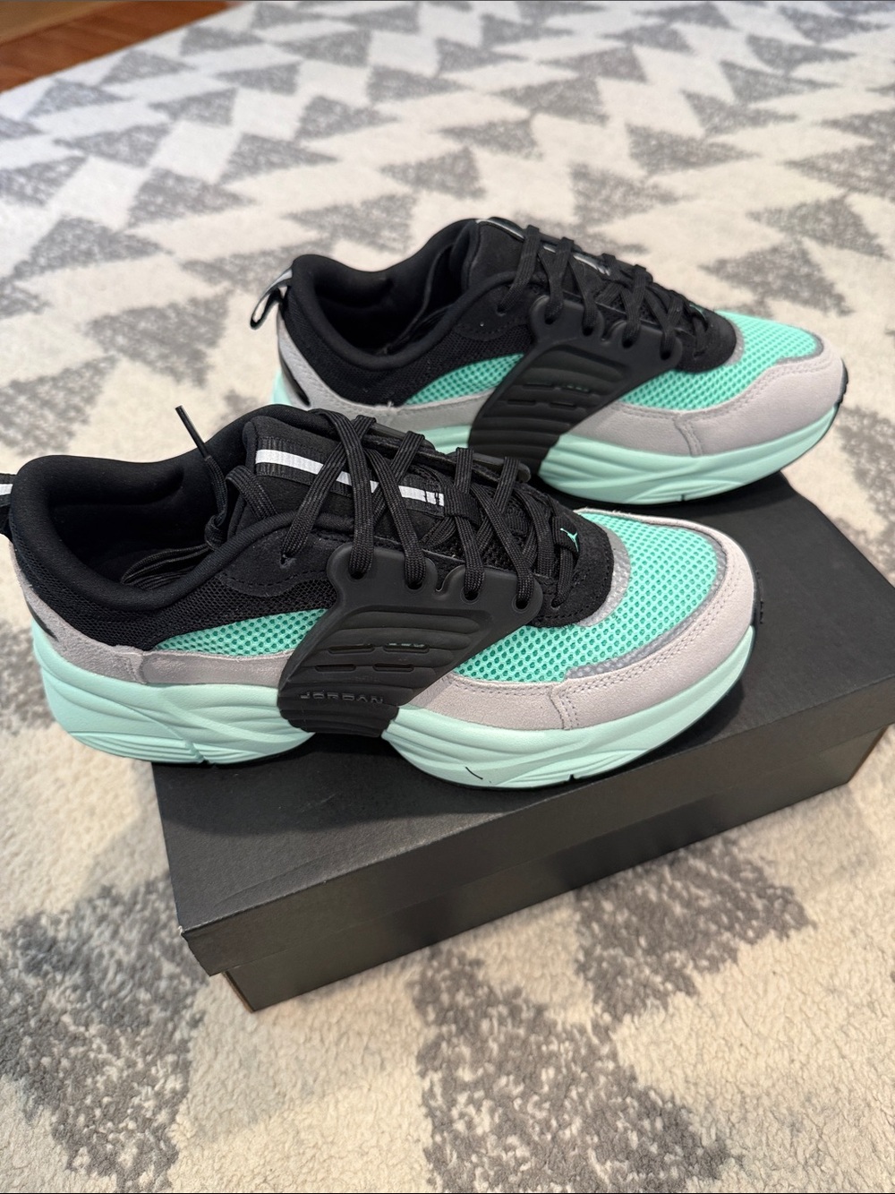 Nike Mint Green and Black Athletic Sneakers Jordan Trunner O/S